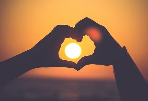 100句深情甜蜜的爱情文案-专注于利州本地信息和服务为一体的网站利州江畔